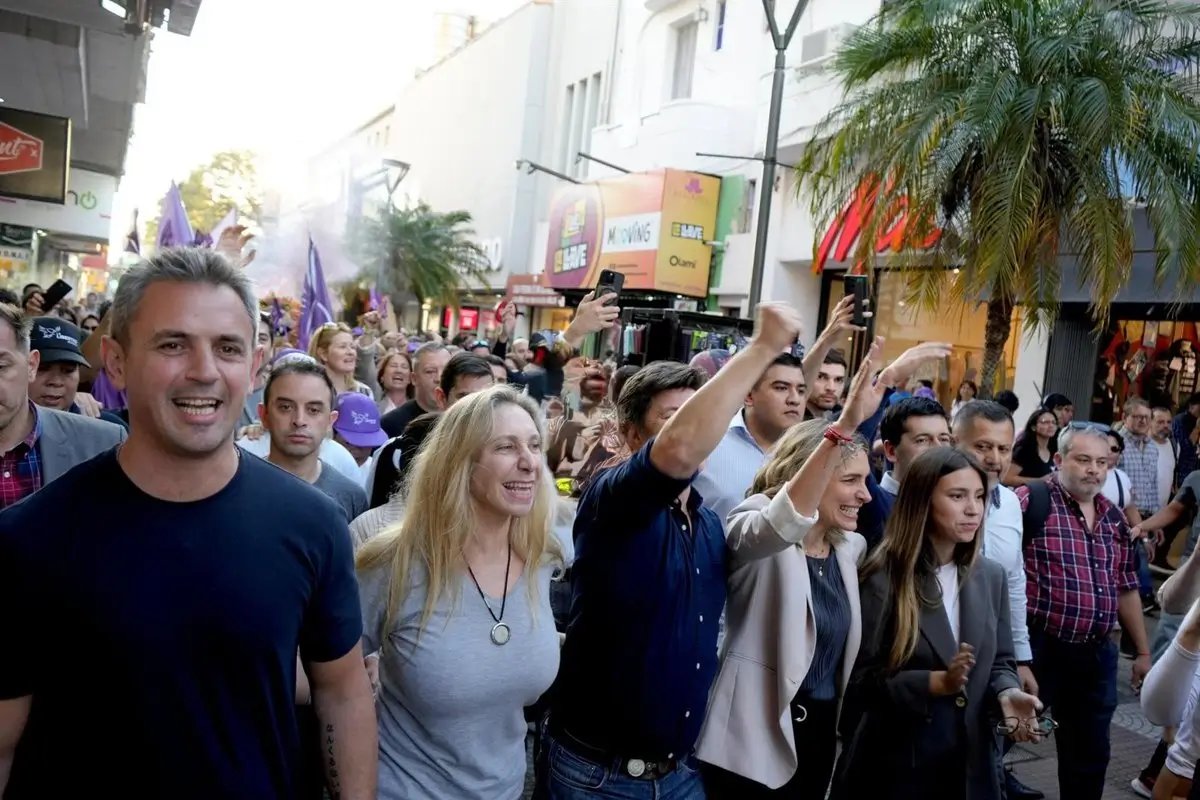 Tenso acto de campaña con Karina Milei en Argentina termina con forcejeos y al menos dos detenidos entre los asistentes