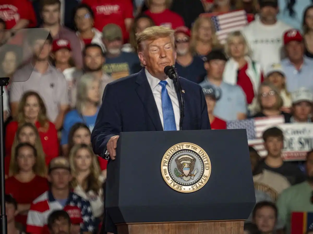 Trump se desentiende de la autoproclamación de “presidente electo” de Flávio Bolsonaro