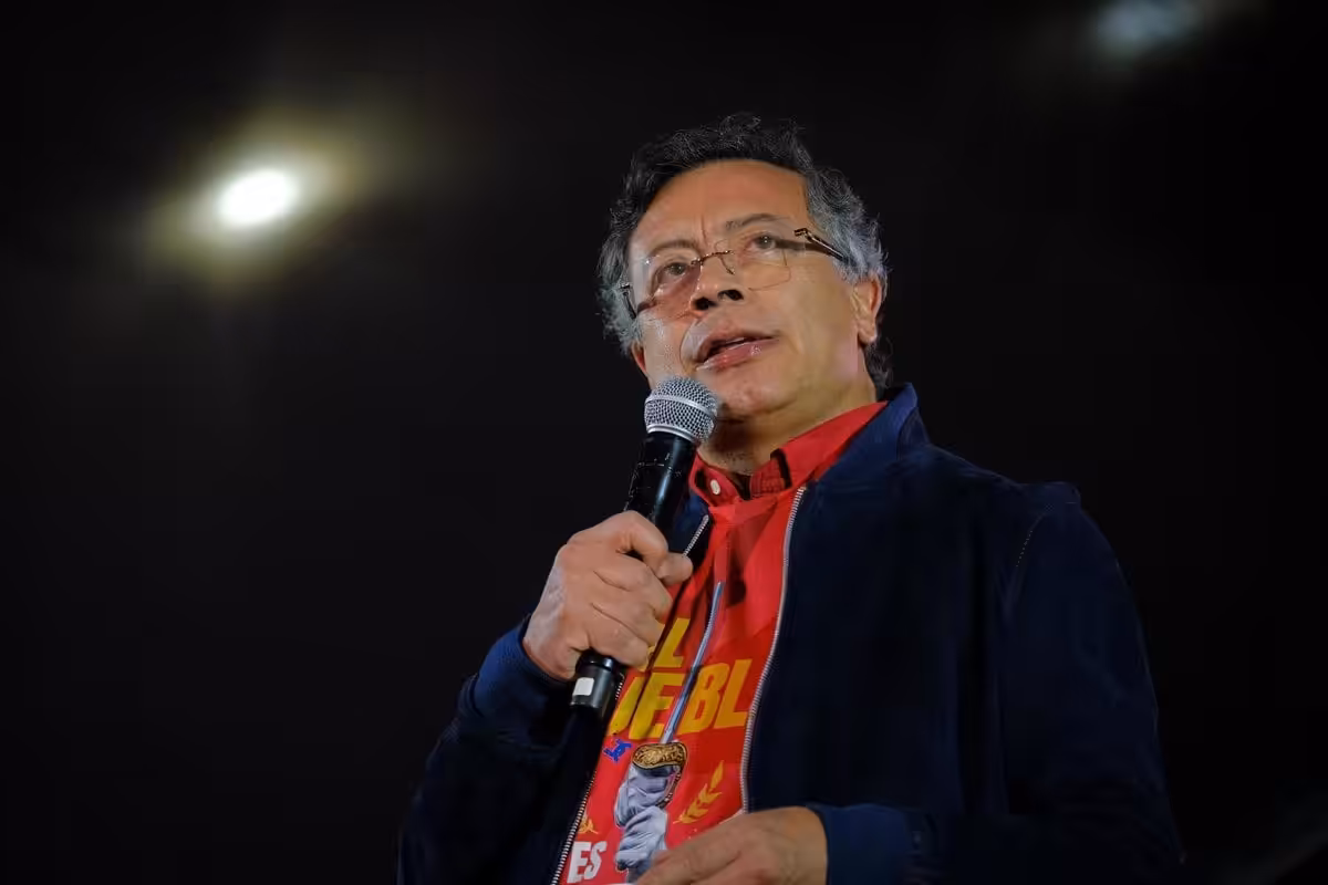 Petro ordena una “ofensiva total” contra la mayor disidencia de las FARC en Colombia