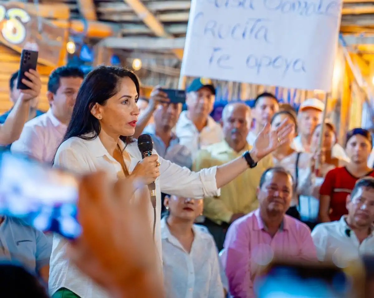 El CNE de Ecuador ratifica el veto a la opositora Luisa González a presentarse a las elecciones regionales 12 El CNE de Ecuador ratifica el veto a la opositora Luisa González a presentarse a las elecciones regionales