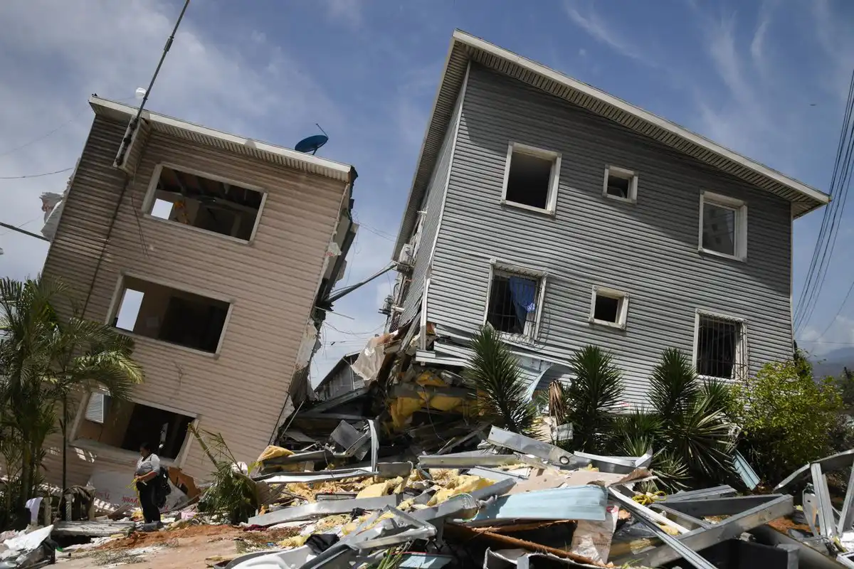 Delcy Rodríguez cifra en más de 700 las viviendas dadas a familias afectadas por los terremotos de junio en Venezuela