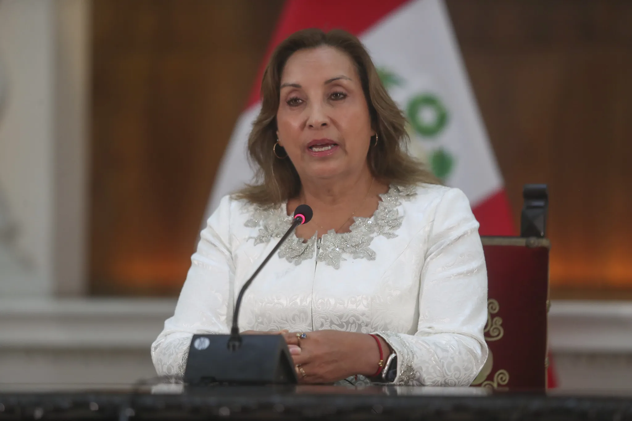 Boluarte deberá declarar ante la Fiscalía por cirugía y por Cerrón 