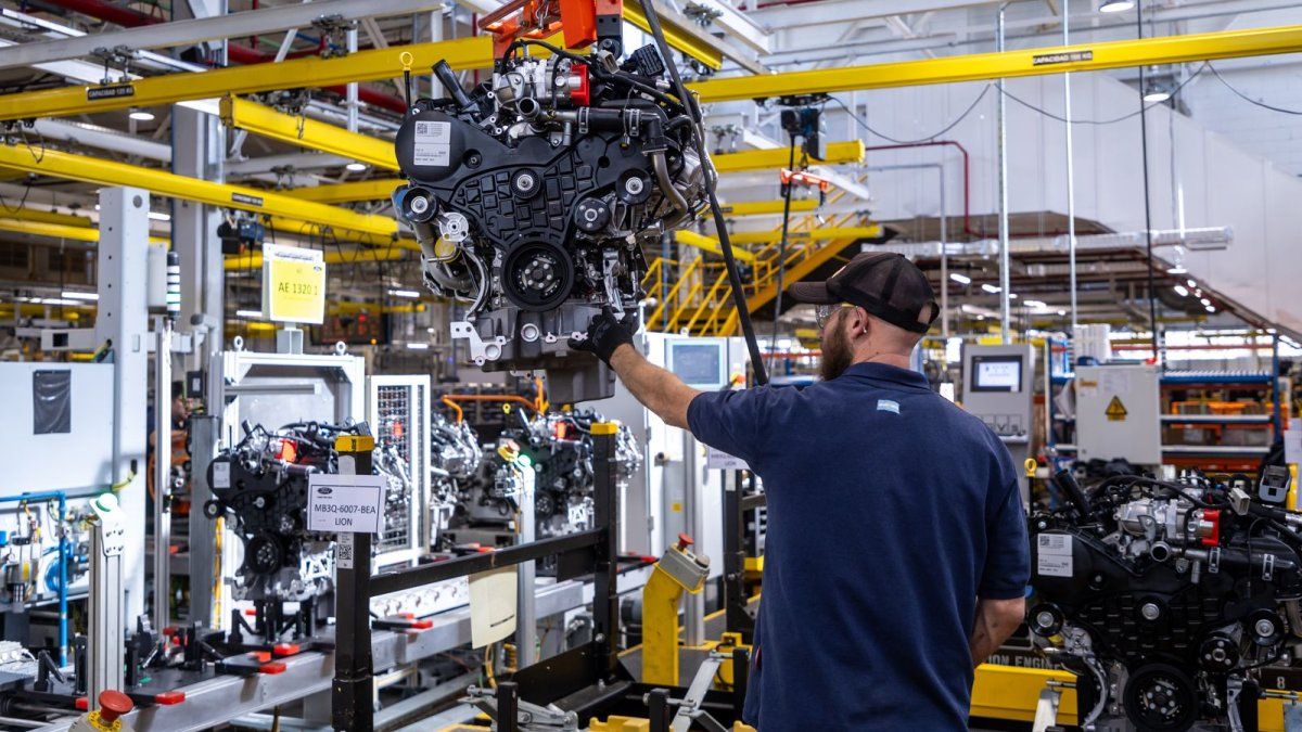 Ford reincorpora ingenieros humanos tras limitaciones de la inteligencia artificial