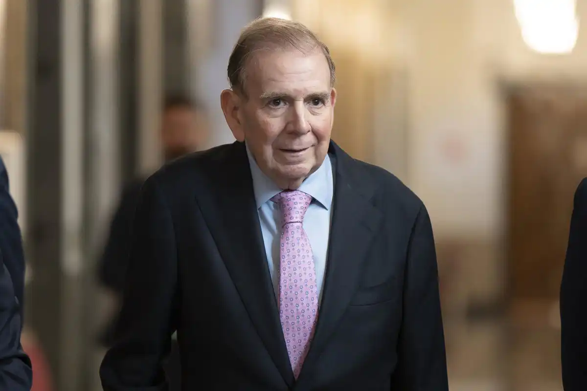 Edmundo González advierte de que el dinero del petróleo venezolano solo llegará “a algunos”