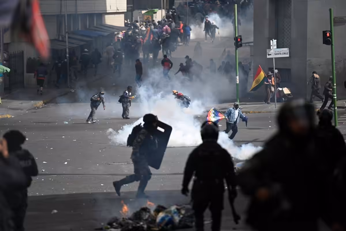 El Gobierno boliviano aplaza 'sine die' el diálogo para resolver al crisis 3 El Gobierno boliviano aplaza ‘sine die’ el diálogo para resolver al crisis
