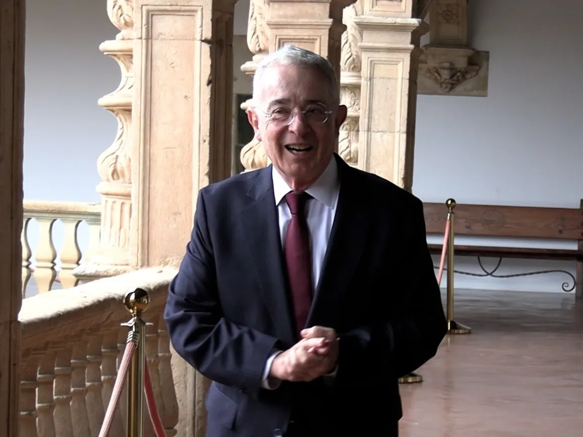 El expresidente colombiano Álvaro Uribe es acusado formalmente por soborno de testigos y fraude procesal