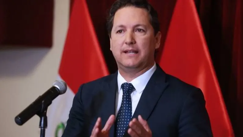 Daniel Salaverry: "Si las leyes no pueden aprobarse hasta el 30 de enero, ampliaremos la legislatura"