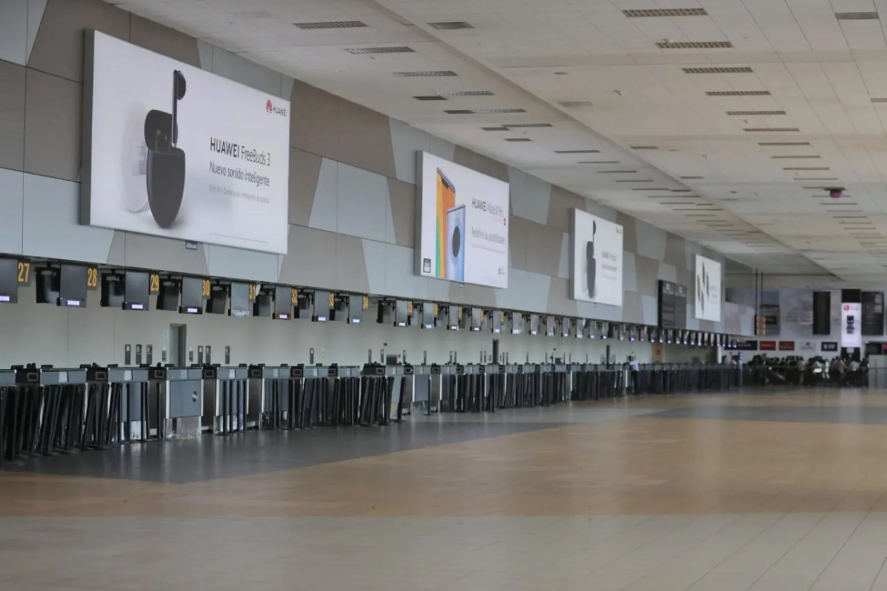 Peruanos que lleguen del exterior en vuelos autorizados serán alojados en albergues