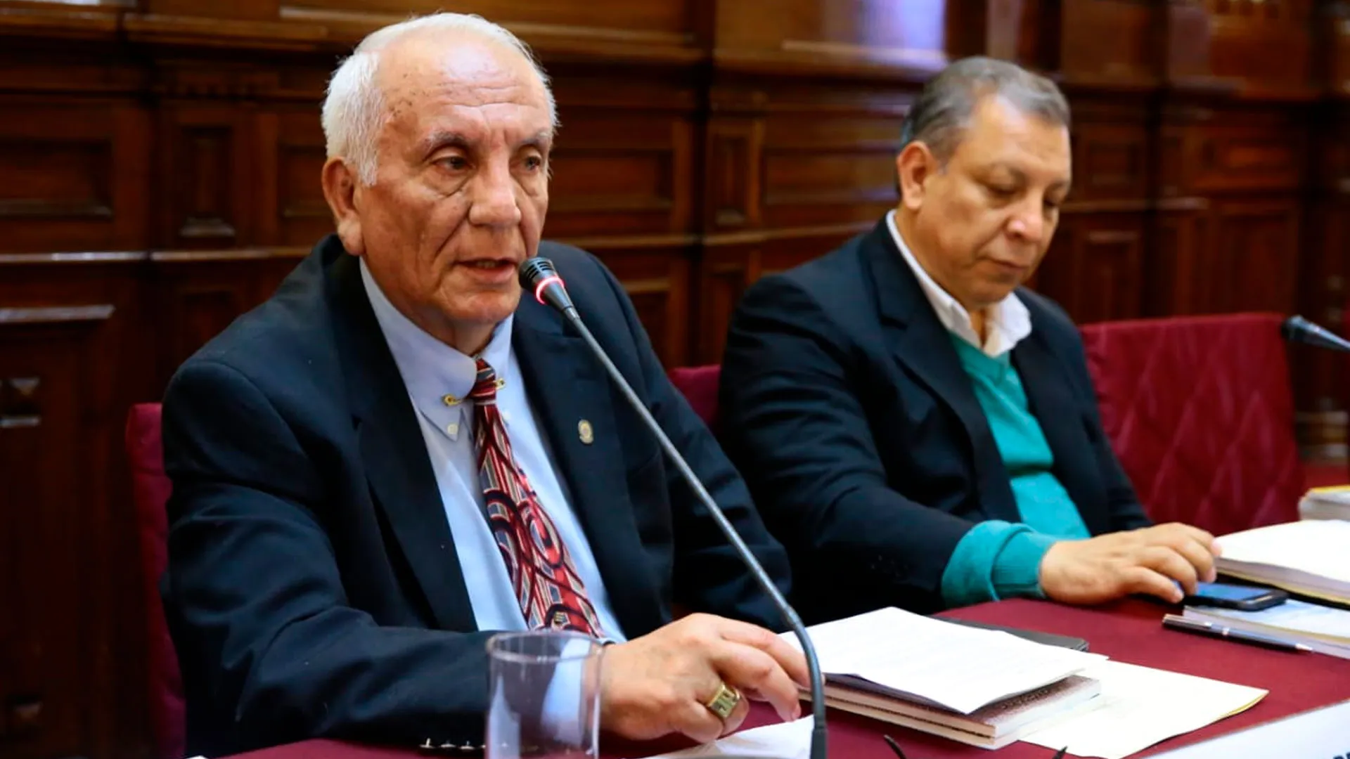 Jorge Pereyra recibe reconocimiento en el Congreso