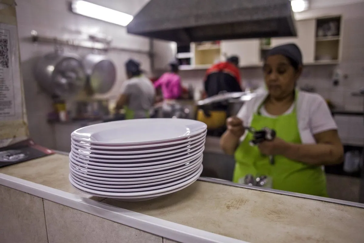 La Iglesia argentina pide al Gobierno que entregue los alimentos para comedores populares que retiene