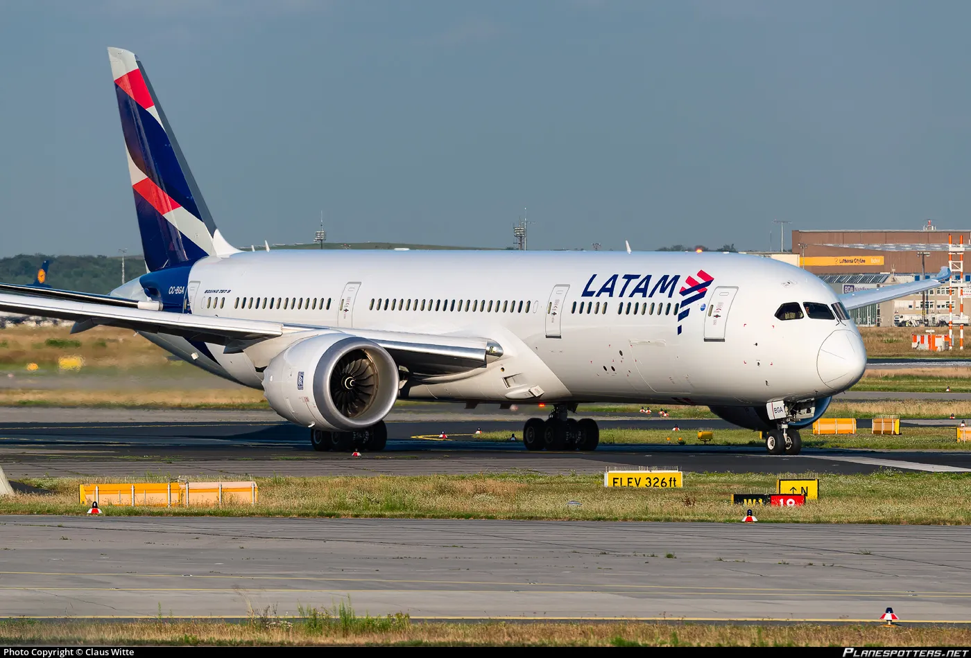 Latam aprovecha la coyuntura para quintuplicar el precio de sus vuelos nacionales