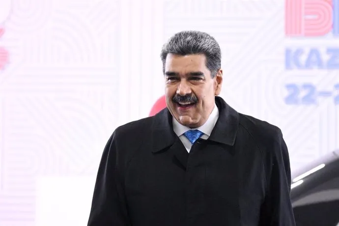 Maduro anuncia maniobras militares a lo largo de esta semana ante la creciente presión internacional