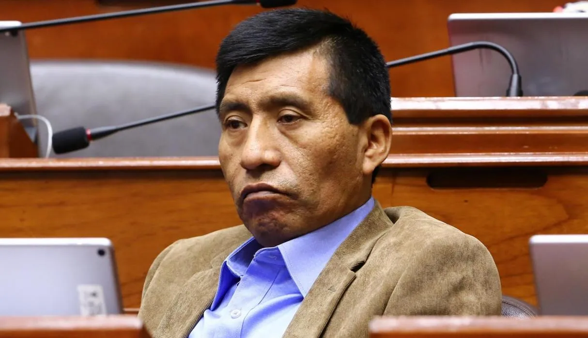 Moisés Mamani pidió reprogramación de sesión del pleno sobre levantamiento de su inmunidad