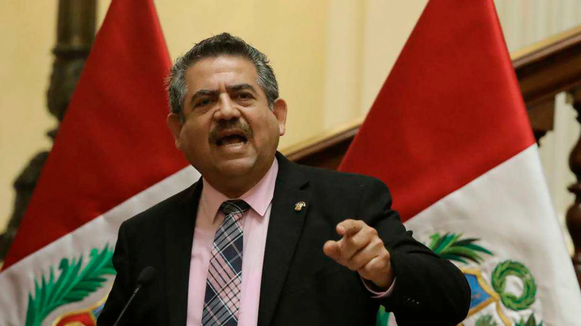 Manuel Merino admite que llamó a altos mandos de las Fuerzas Armadas en plena crisis