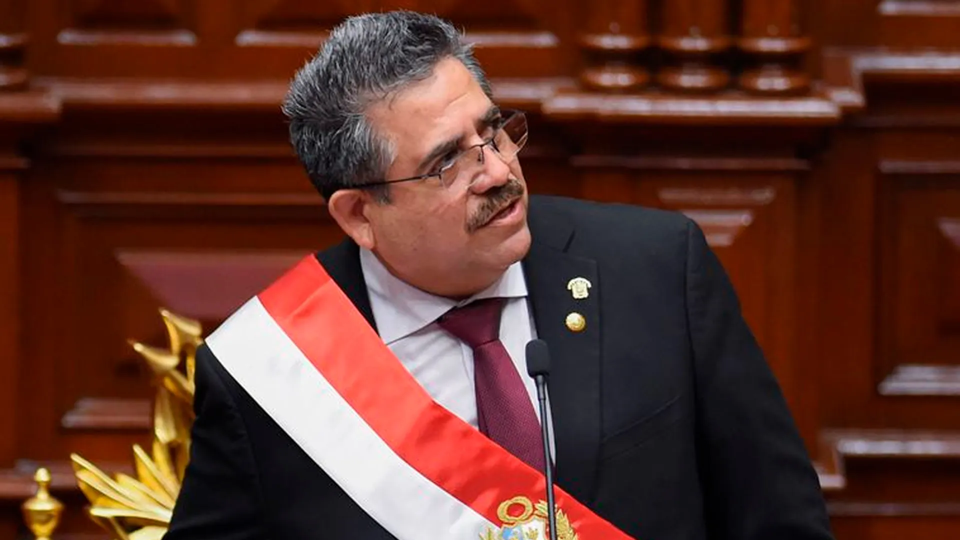 Merino debe largarse ya