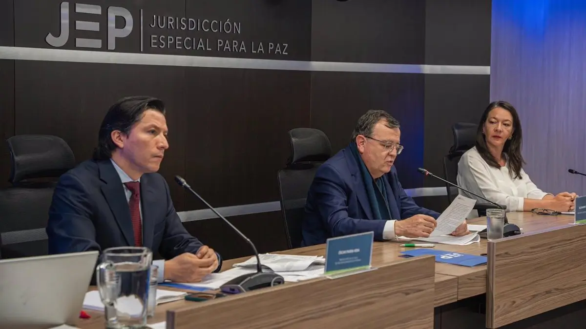 La JEP de Colombia imputa crímenes de guerra y lesa humanidad a 28 exmilitares