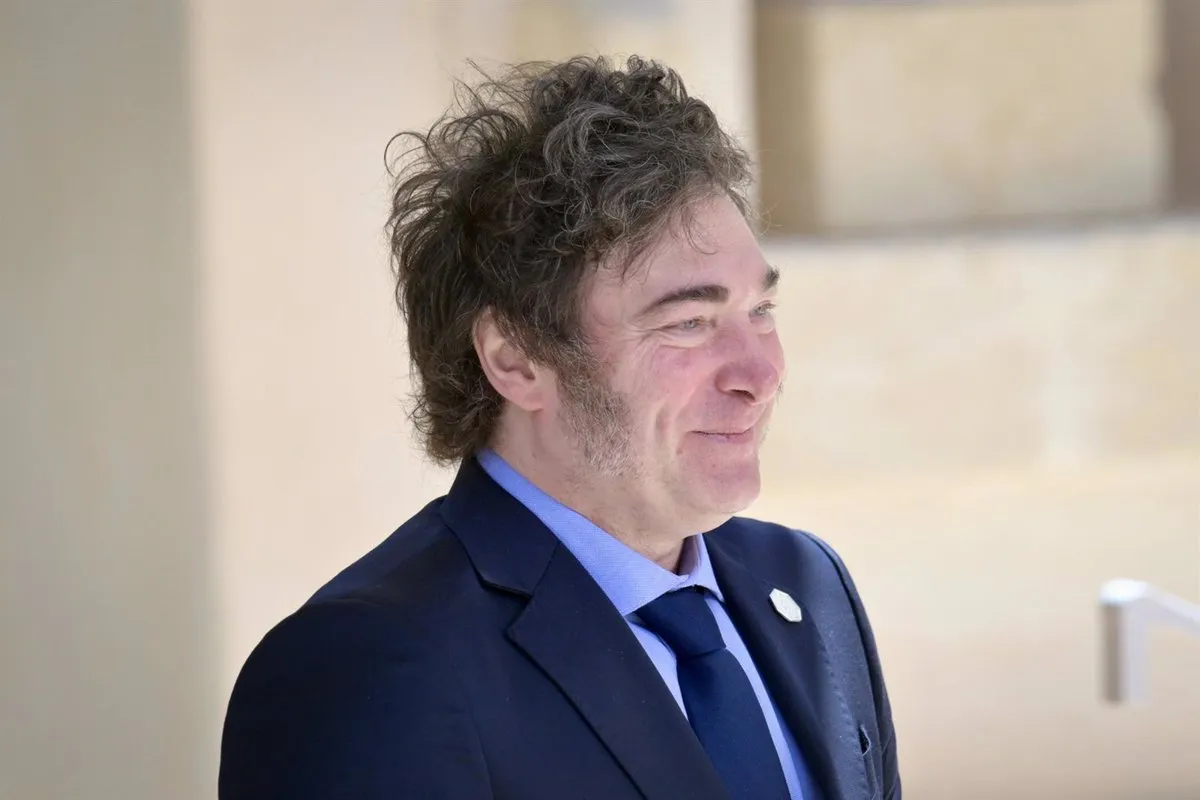 Milei critica a Sánchez por “cobarde” y por usar el mismo “modelo” de libertad de expresión que Maduro