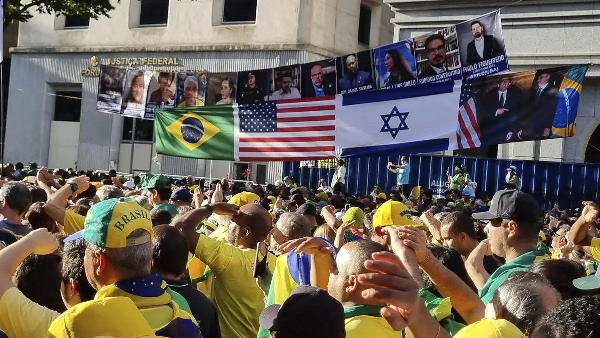 Una protesta en Sao Paulo pide la liberación del expresidente procesado Jair Bolsonaro