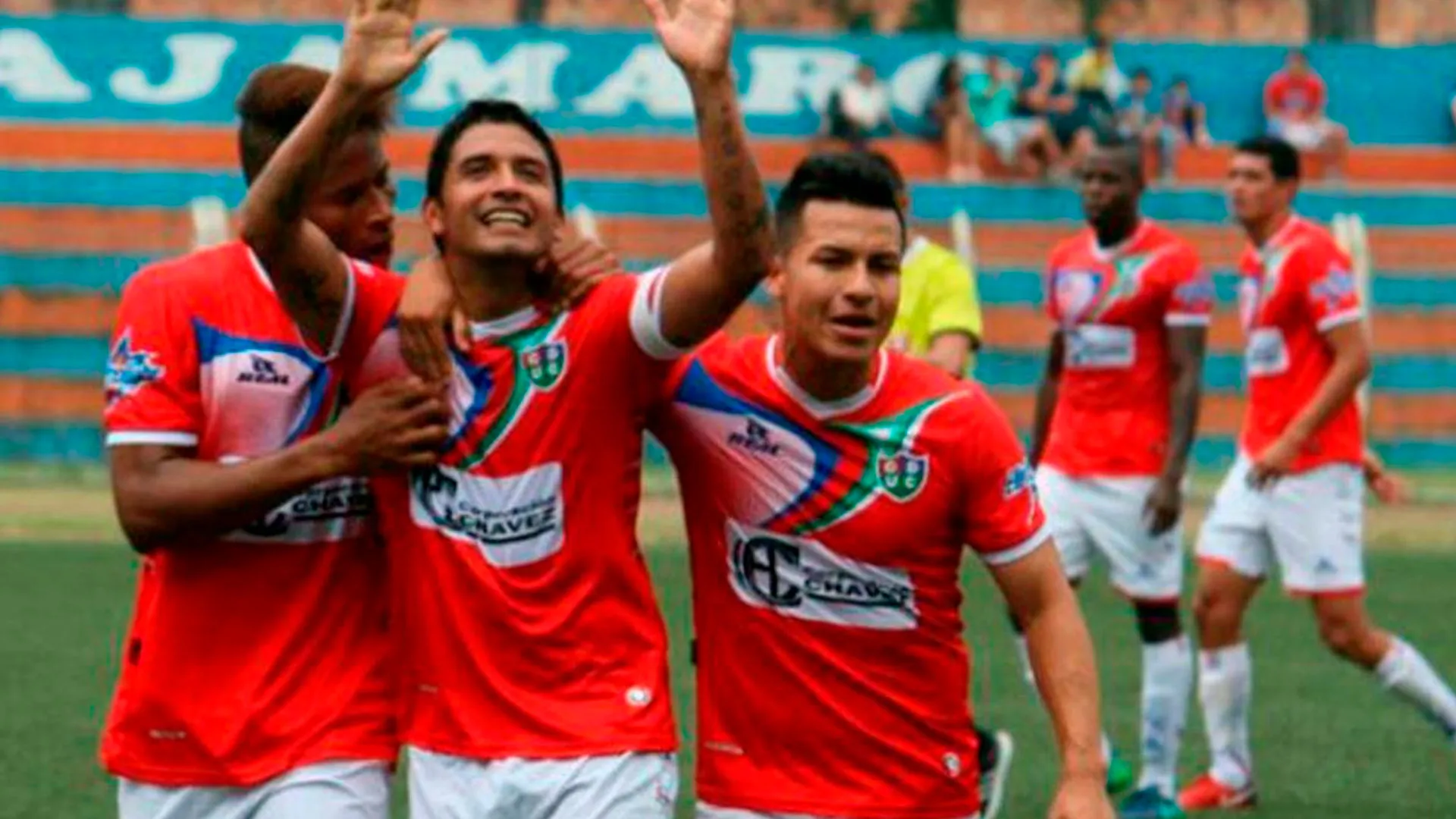 Unión Comercio se enfrenta a San Martín; UTC se mide ante Ayacucho; Melgar se la juega ante Sport Huancayo; Advíncula fue un rayo; PSG goleó sin Neymar y Zambrano se desgarra