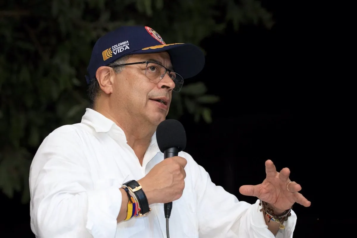 Petro asegura que no le “interesa para nada” la reelección presidencial