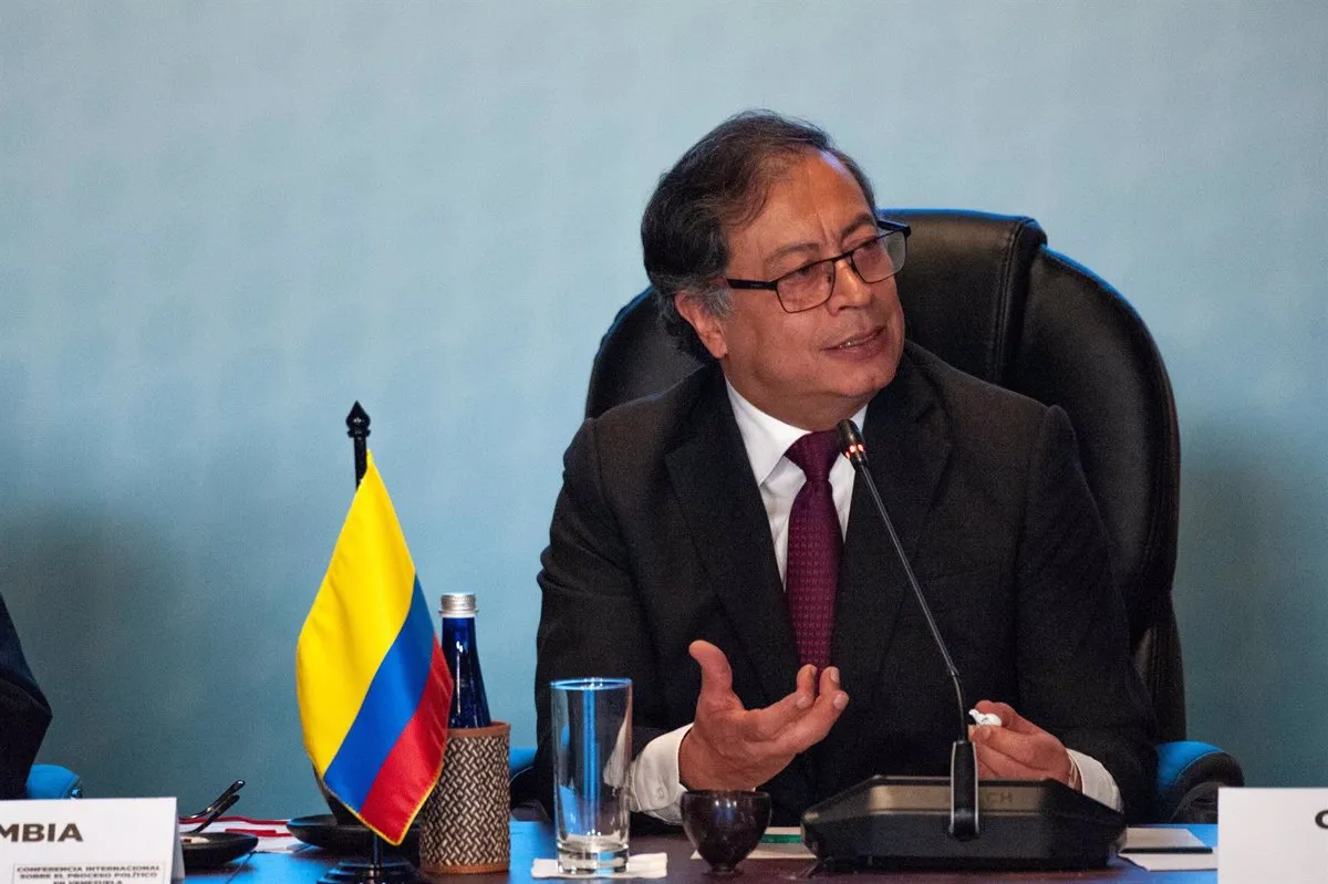 Petro asegura que respetará cualquier “decisión democrática” del pueblo venezolano