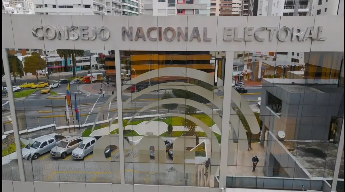 Vicepresidente del CNE de Ecuador dice que podrían haber denunciado a Noboa por no pedir licencia para campaña
