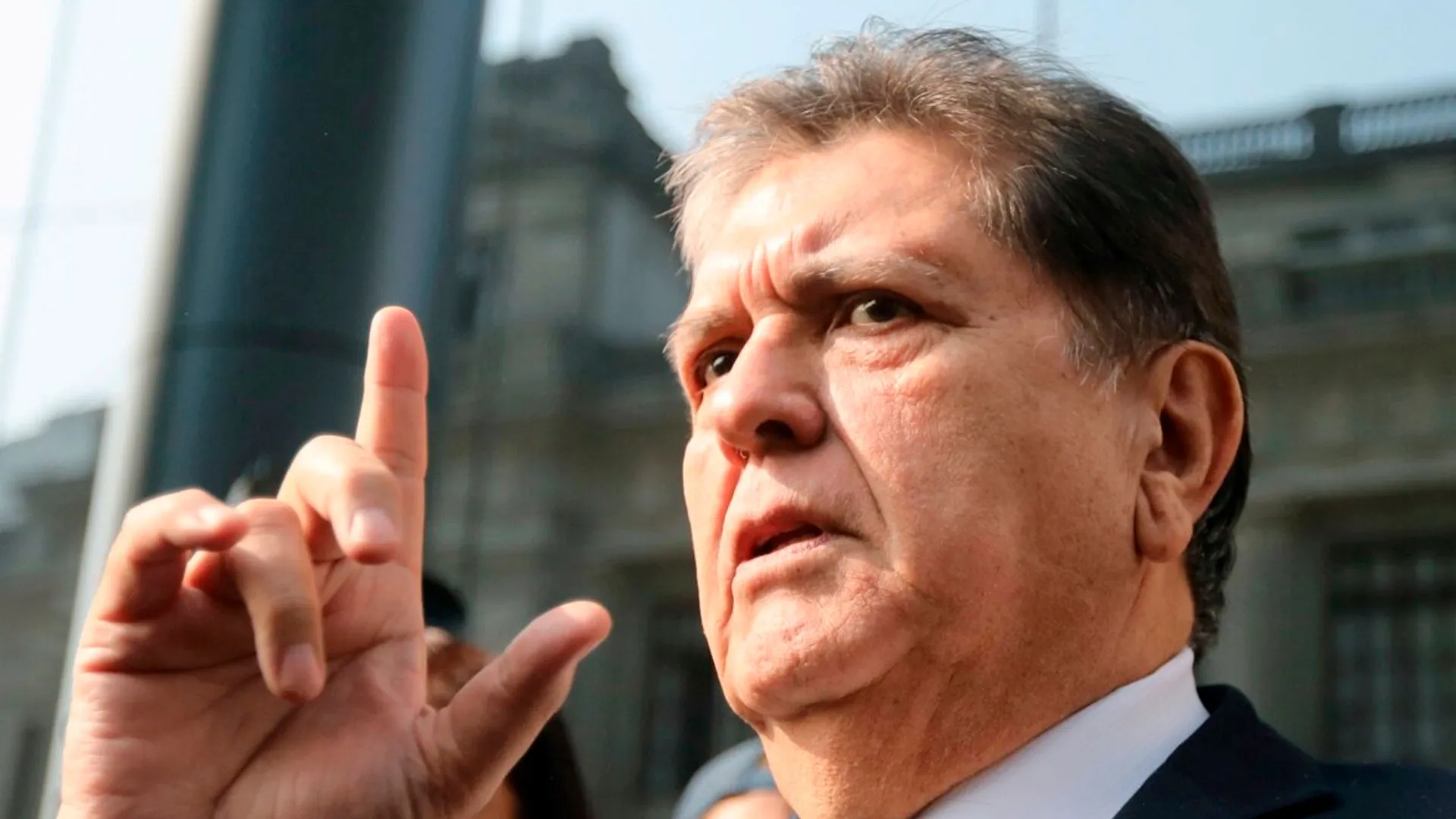 Tantas mentiras en un solo “tuit” de Alan García