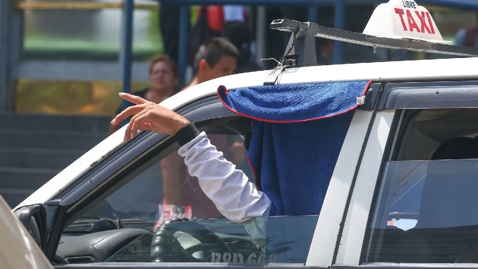 Vizcarra observó la ley que formalizaba a los taxis colectivos