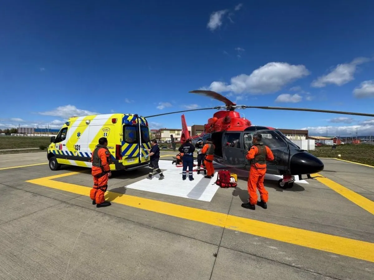 Varios incendios en Chile provocados por las altas temperaturas mantienen focos activos y dejan al menos un muerto