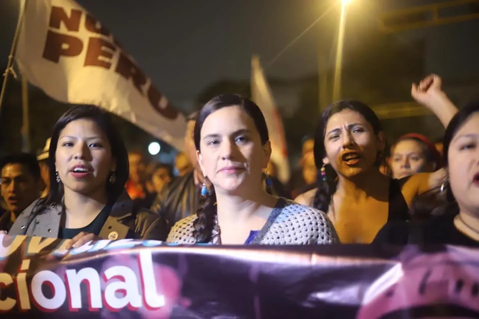 Verónika Mendoza convocó a un gran bloque democrático para impulsar un proceso de transición