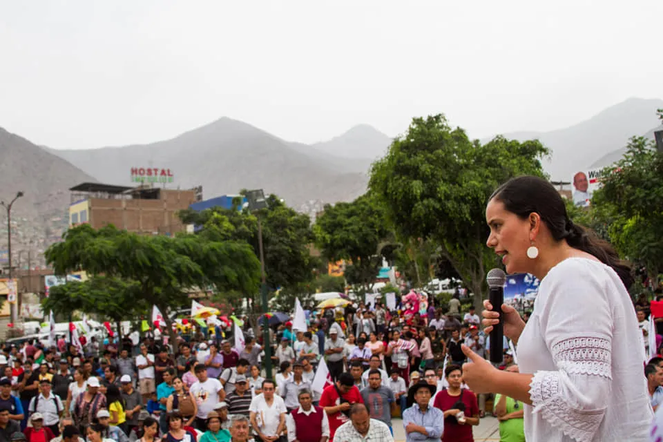 Verónika Mendoza: "Sr. Vizcarra, declare emergencia nacional para enfrentar integralmente violencia contra las mujeres"