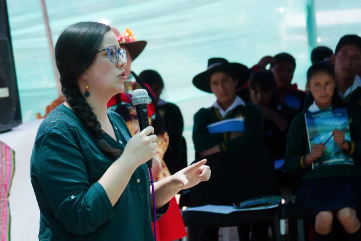 Verónika Mendoza propone subsidio urgente para todos los transportistas y no solo para Metropolitano