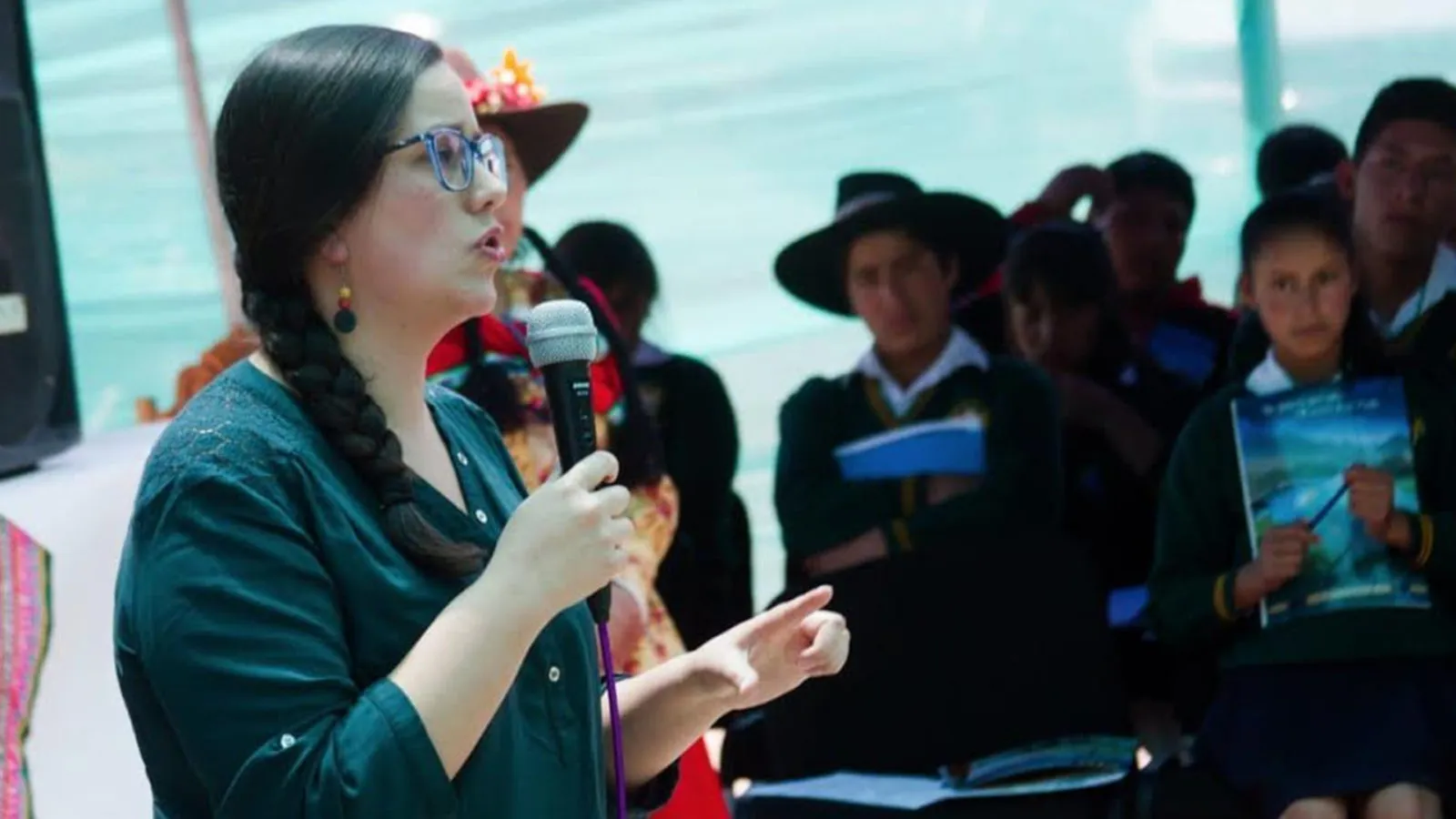 Verónika Mendoza: Ya se gastaron 30 mil millones de soles en favorecer a grandes empresas