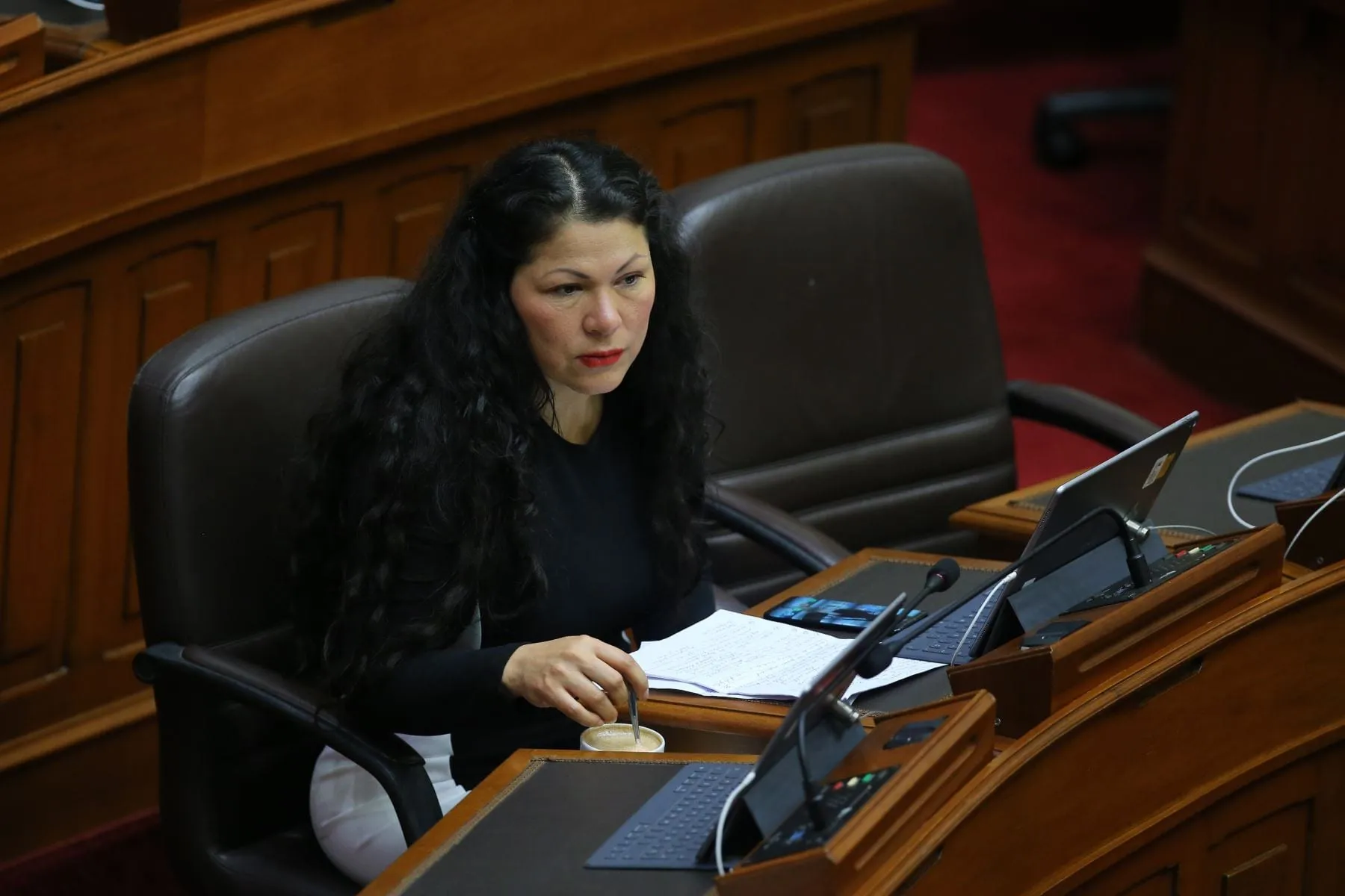 Congreso aprueba suspensión de Yesenia Ponce por 60 días