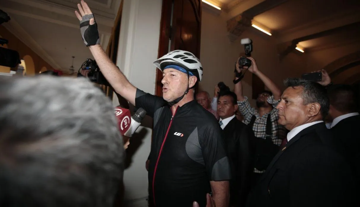 Jorge Muñoz inició su gestión en la Municipalidad de Lima haciendo deporte: llegó en bicicleta