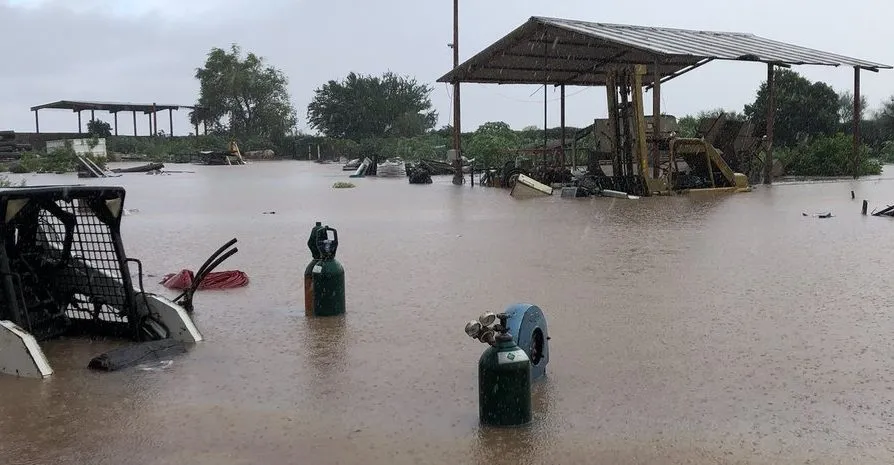 4 muertos y miles de damnificados por fuertes lluvias en Mexico 1