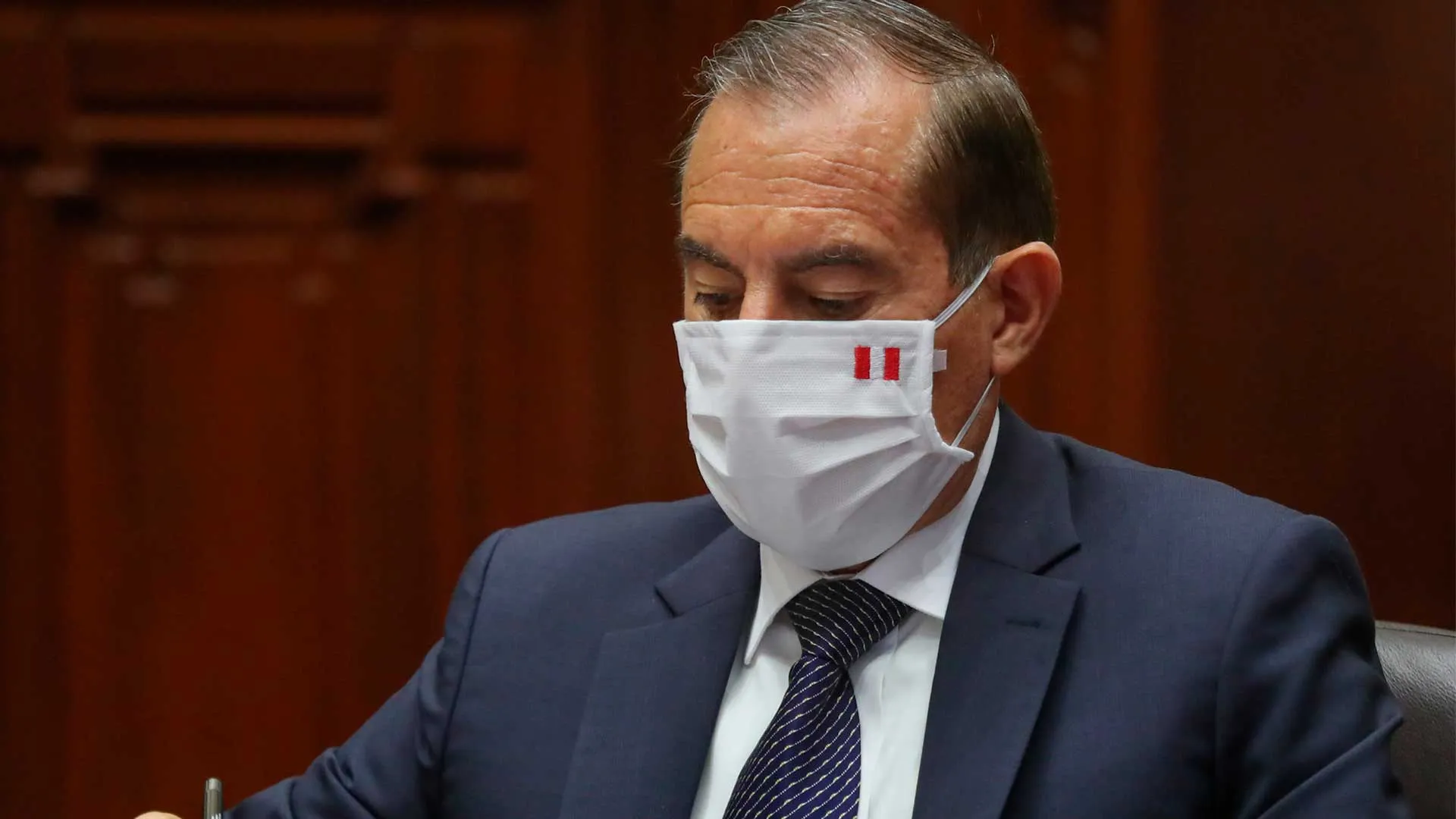 Aparece vacuna y premier Martos dice que el Peru tiene contactos con 9 paises pero no con Rusia