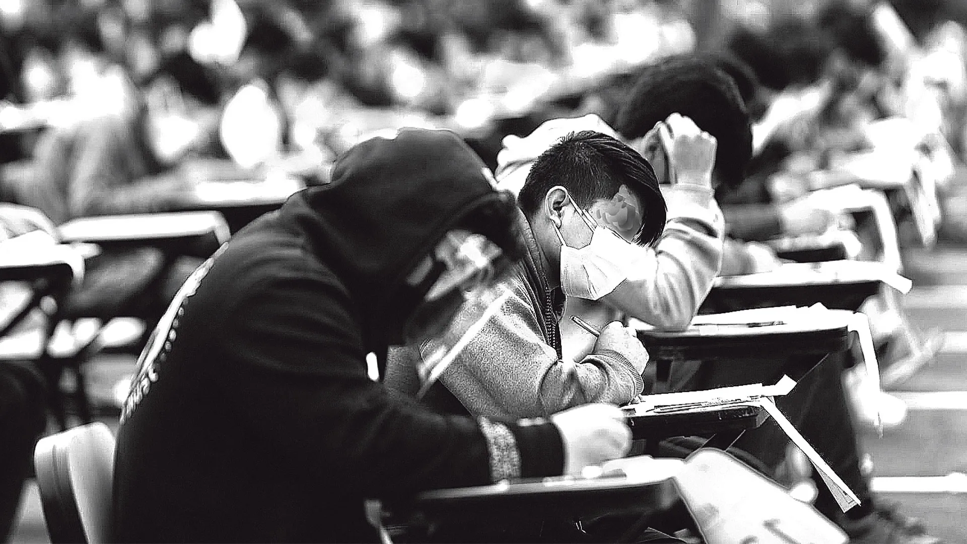 Asi hacen trampa en los examenes de admision