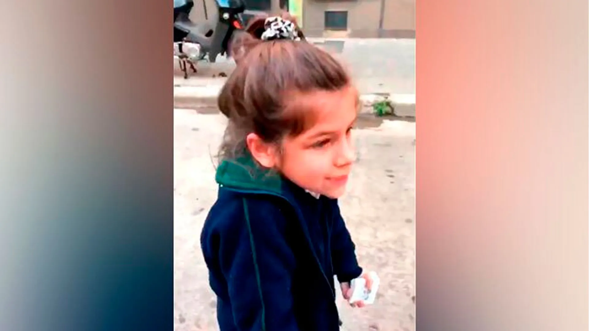 Berrinche de nina porque llega tarde al colegio es furor en redes sociales