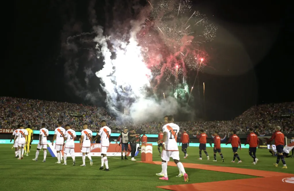Perú logró un milagroso empate ante Paraguay en Ciudad del Este 4 Selección peruana empató 0-0 con Paraguay en la primera fecha y sumó su primer punto en la tabla de las Eliminatorias 2026. (Foto: FPF)