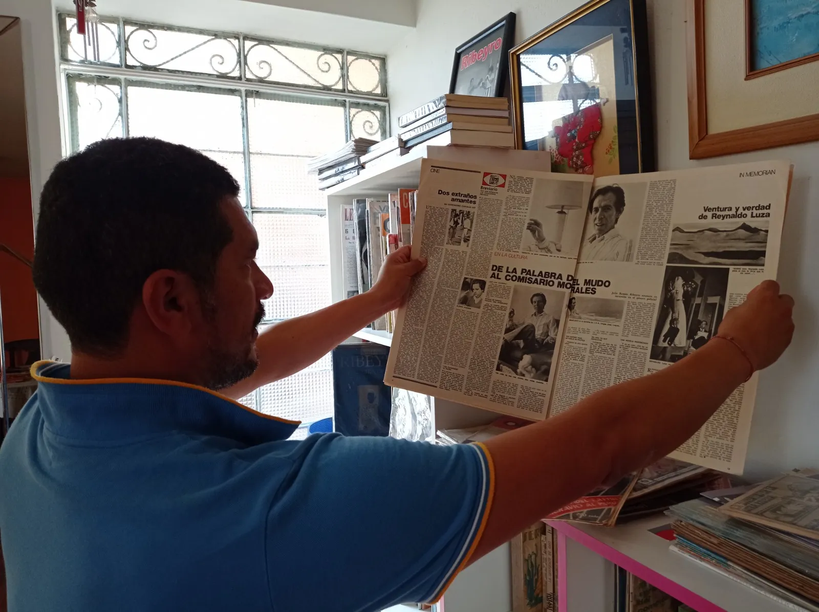 Víctor Solís Ramírez, un apasionante coleccionista de la obra de Julio Ramón Ribeyro 2 El coleccionista Victor Solis ha construido una hemeroteca ribeyriana cuyos materiales comparte en redes sociales