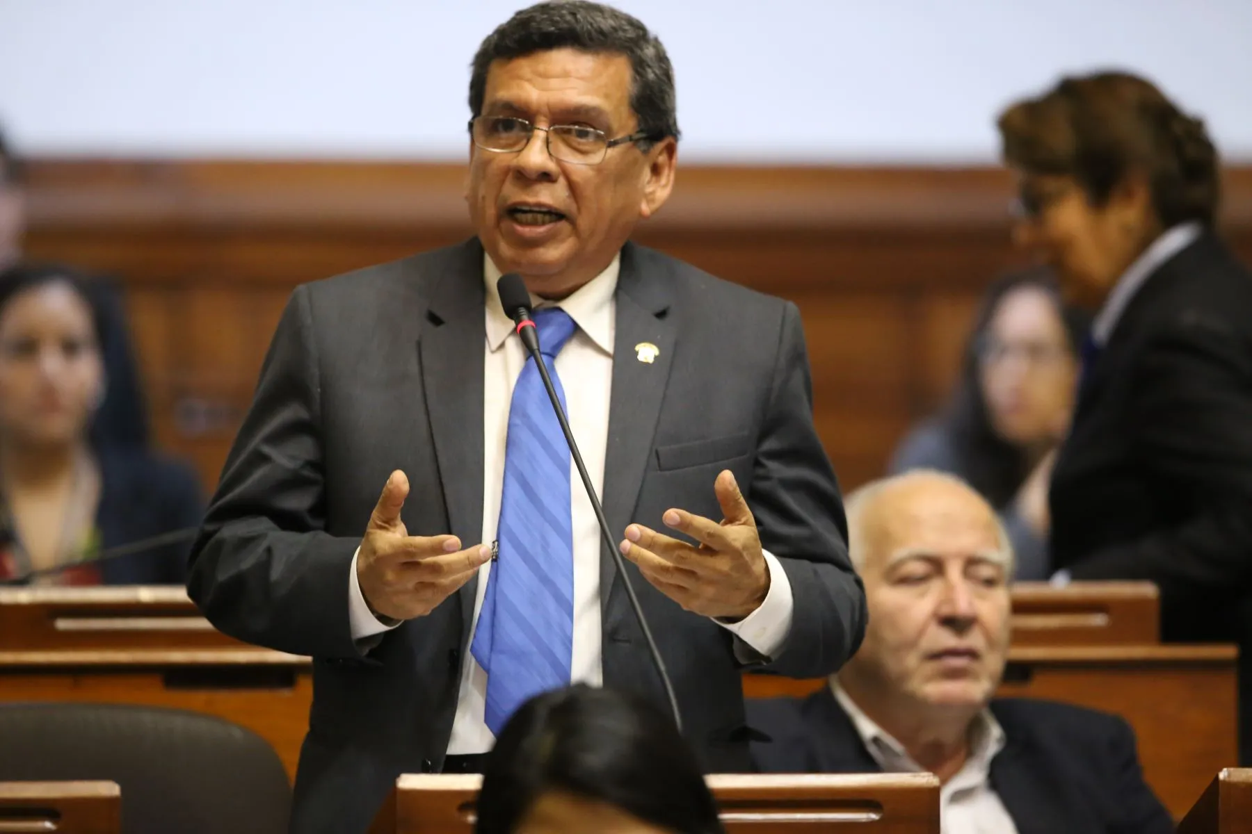 Hernando Ceballos el apra pierde peso y cuerpo