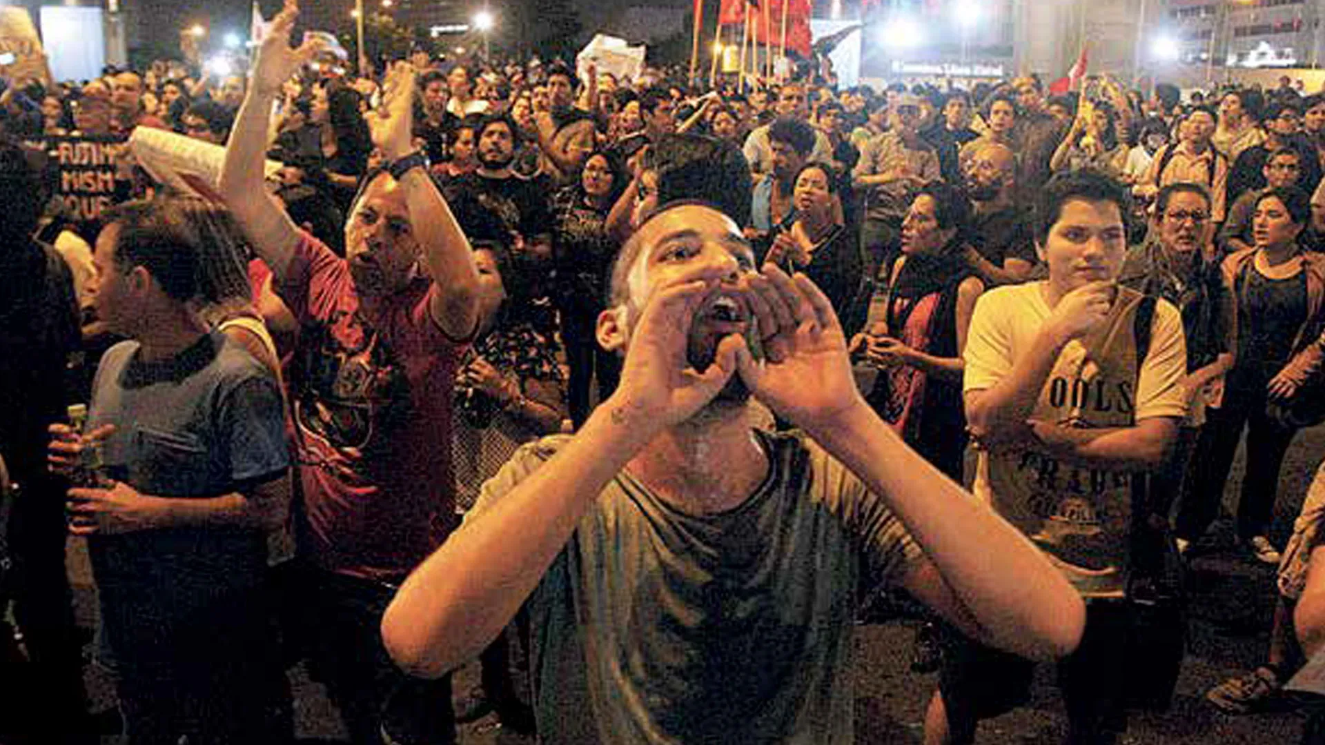 Hoy marcha de apoyo a cuestion de confianza
