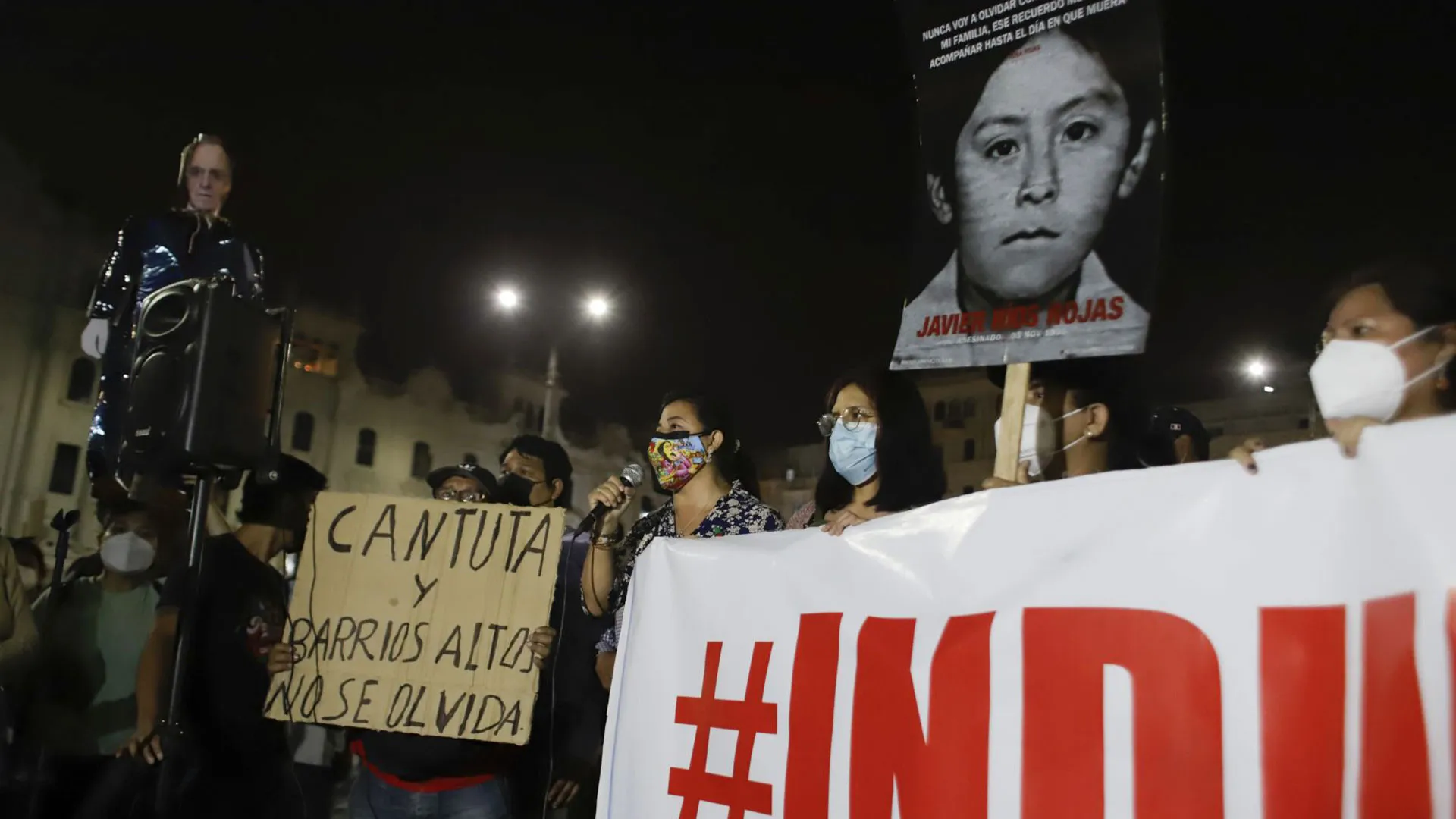 Magistrados al servicio de la dinastía 3 Protesta de los deudos de La Cantuta y Barrios Altos