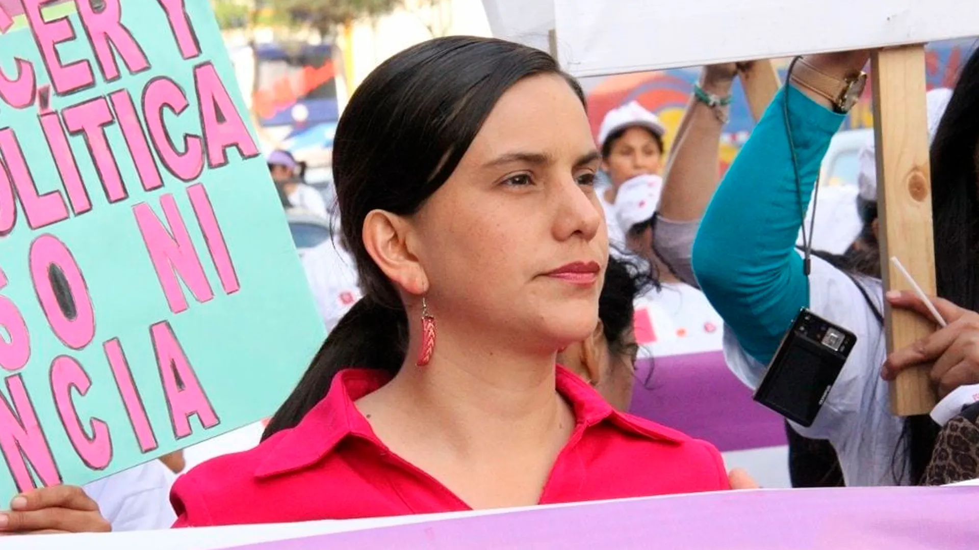 Veronika Mendoza Esta crisis no se resuelve con una vacancia... es tiempo de un proceso constituyente