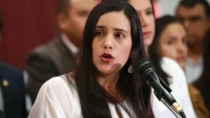 Veronika Mendoza La poblacion debe pronunciarse sobre inmunidad de congresistas 1