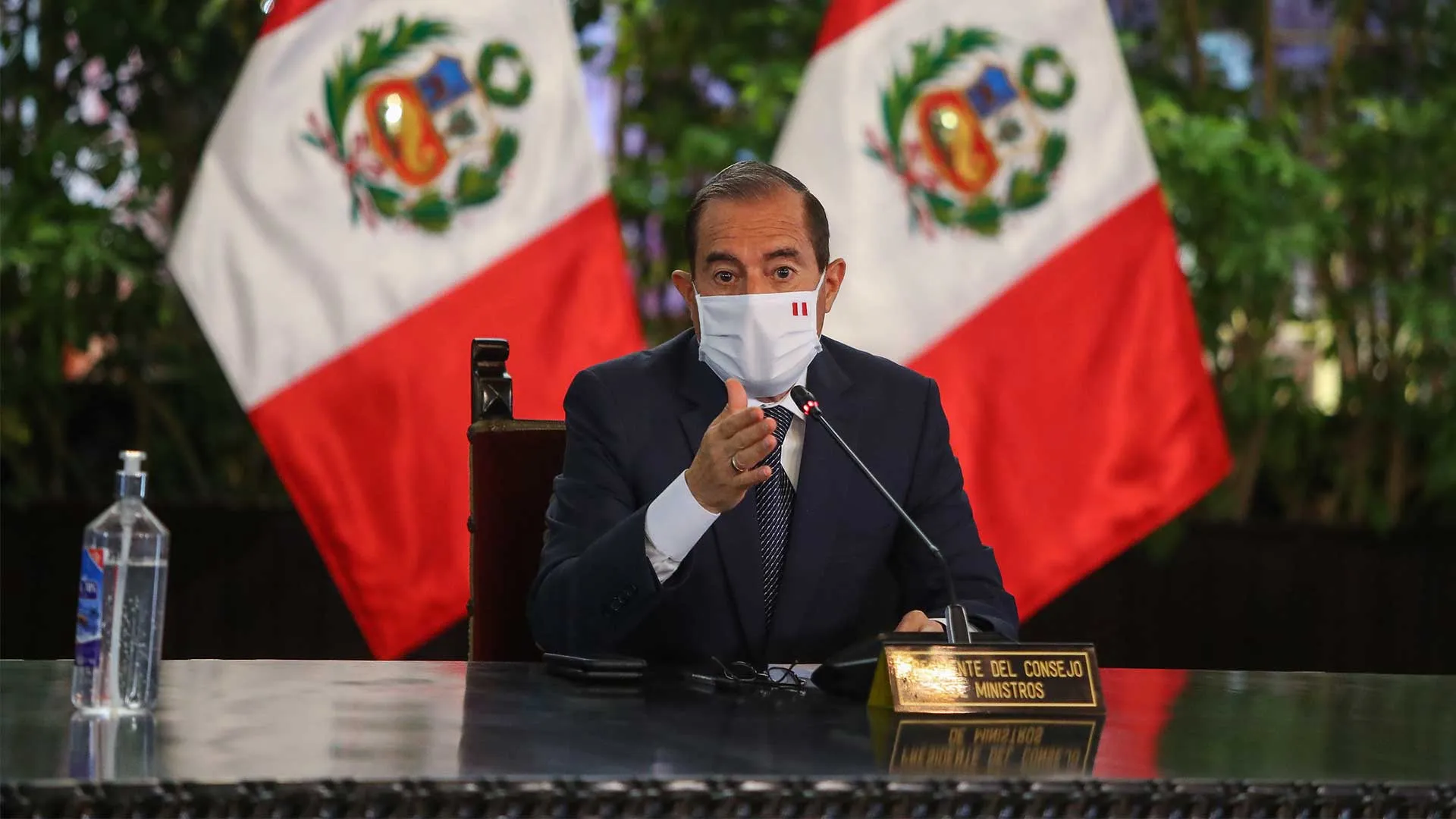 Walter Martos el general que busca voto confianza en uno de los momentos mas dramaticos de la historia del Peru
