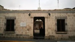 biblioteca mario vargas llosa en arequipa