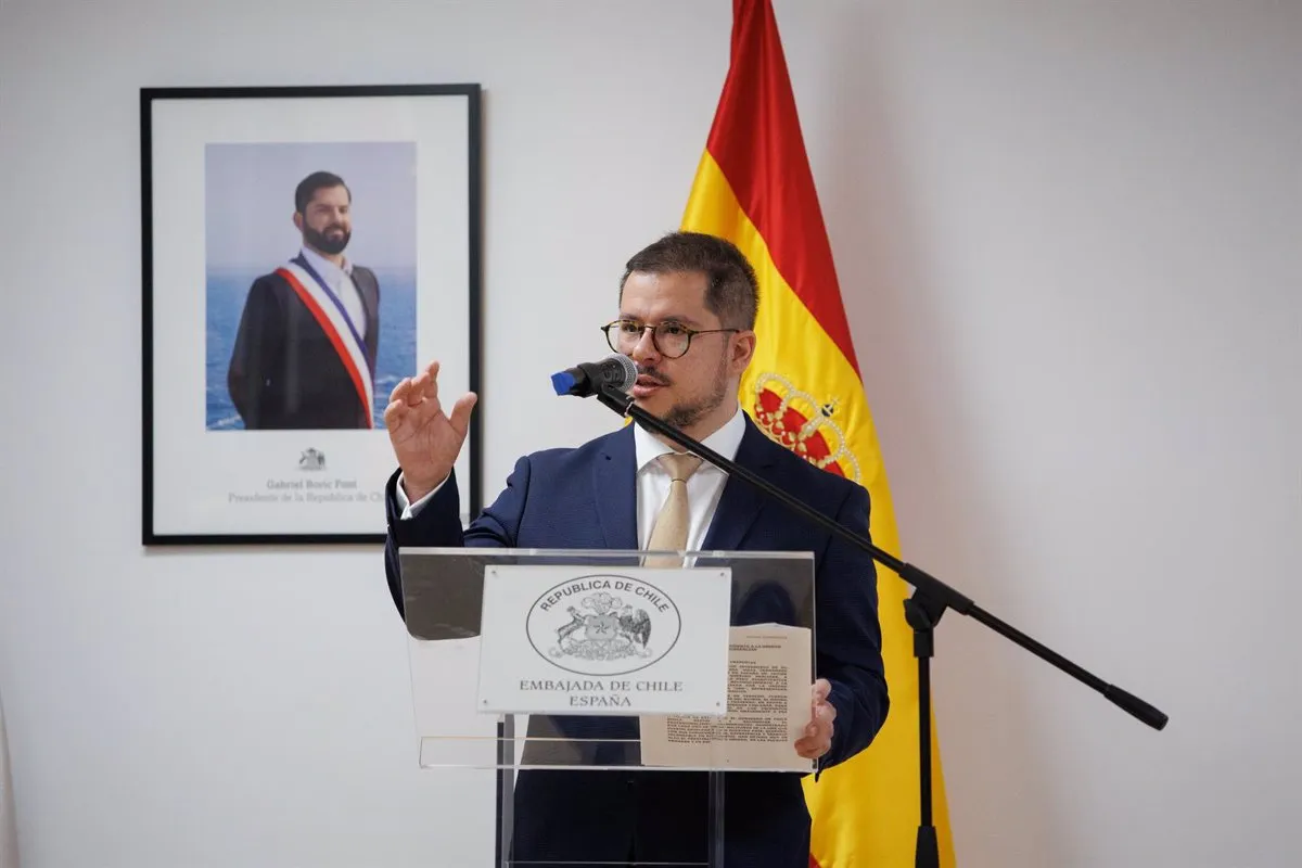 el gobierno de chile niega que el embajador en espana tenga un trato de favor por ser amigo de boric 667313e8d454a