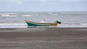 el naufragio de una embarcacion cerca de una isla colombiana en el caribe deja un muerto y dos desaparecidos 66900e812f48b